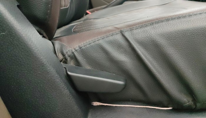 2019 Renault Duster RXS PETROL, Petrol, Manual, 57,795 km, Driver Side Adjustment Panel