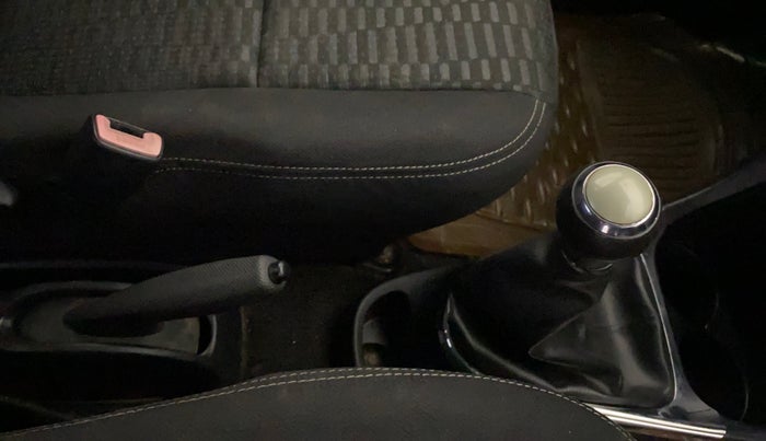 2014 Toyota Etios CROSS 1.2 G, Petrol, Manual, 44,728 km, Gear Lever