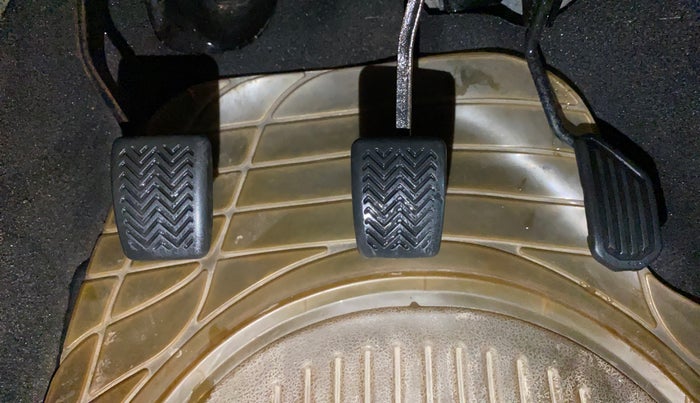 2014 Toyota Etios CROSS 1.2 G, Petrol, Manual, 44,728 km, Pedals