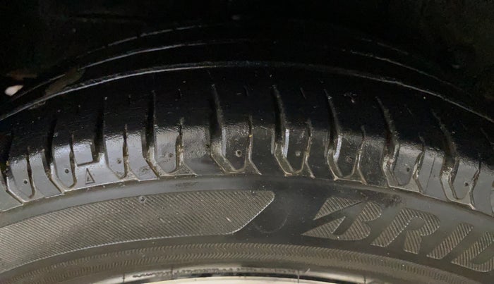 2014 Toyota Etios CROSS 1.2 G, Petrol, Manual, 44,728 km, Right Rear Tyre Tread