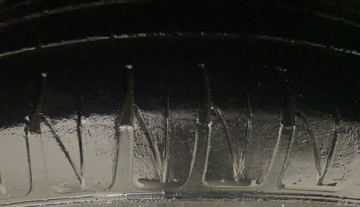 2014 Hyundai Xcent SX AT 1.2 (O), Petrol, Automatic, 1,07,526 km, Left Rear Tyre Tread