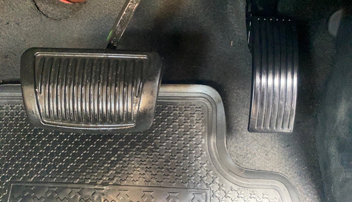 2014 Hyundai Xcent SX AT 1.2 (O), Petrol, Automatic, 1,07,526 km, Pedals