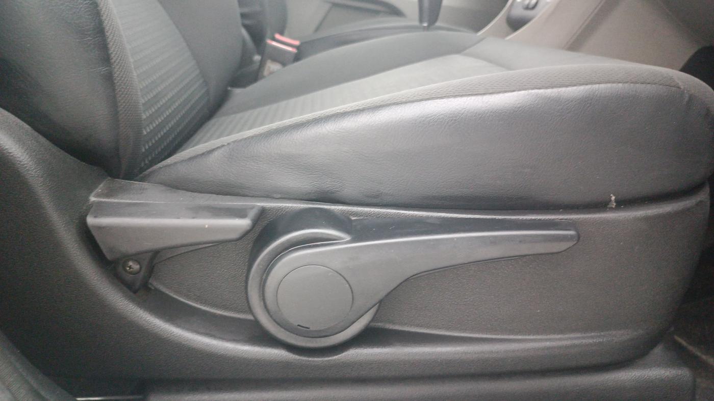 2018 Tata Tiago XZA PETROL, Petrol, Automatic, 45,507 km, Driver Side Adjustment Panel
