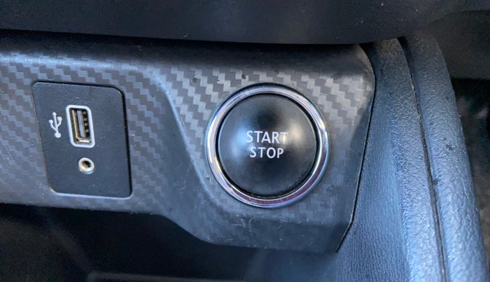 2018 Nissan Kicks XV PREMIUM O DUAL TONE DIESEL, Diesel, Manual, 38,793 km, Keyless Start/ Stop Button