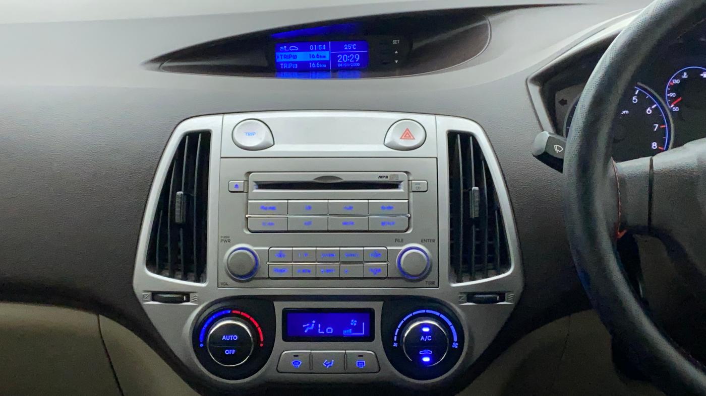 2012 Hyundai i20 MAGNA (O) 1.2, Petrol, Manual, 50,213 km, Air Conditioner