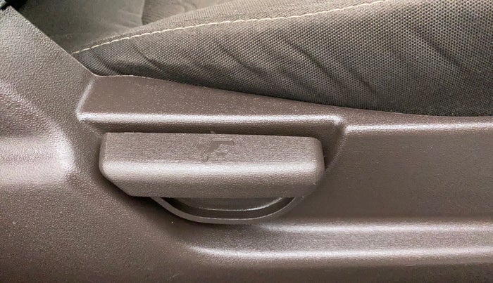 2012 Hyundai i20 MAGNA (O) 1.2, Petrol, Manual, 50,213 km, Driver Side Adjustment Panel