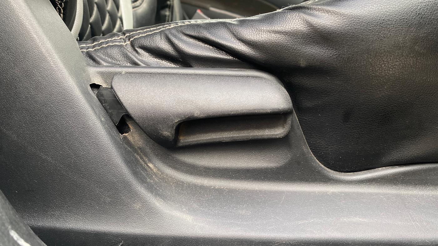 2017 Maruti Swift VXI, Petrol, Manual, 80,410 km, Driver Side Adjustment Panel