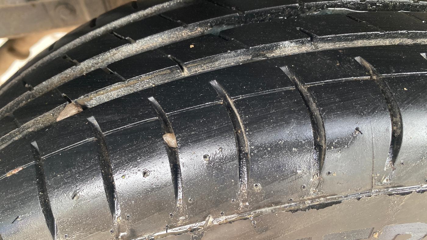 2017 Maruti Swift VXI, Petrol, Manual, 80,410 km, Right Rear Tyre Tread