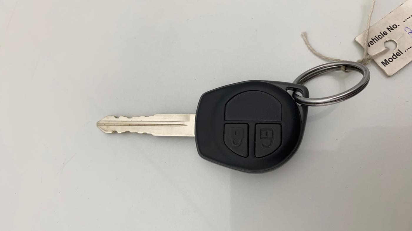 2015 Maruti Swift VDI ABS, Diesel, Manual, 87,121 km, Key Close Up