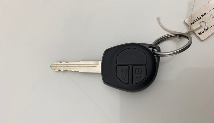 2015 Maruti Swift VDI ABS, Diesel, Manual, 87,121 km, Key Close Up