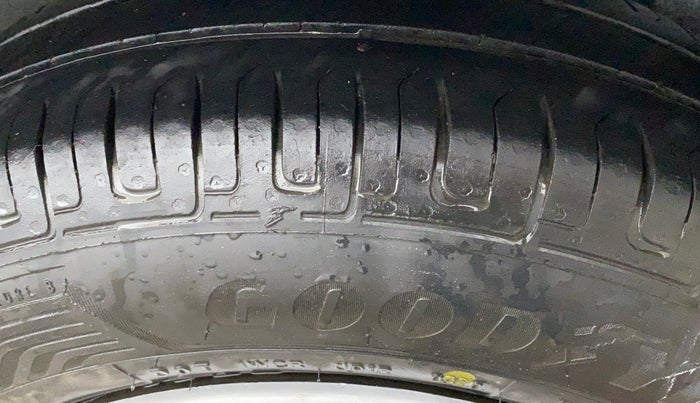 2015 Maruti Swift VDI ABS, Diesel, Manual, 87,121 km, Left Rear Tyre Tread