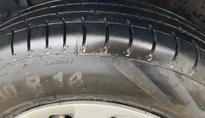 2015 Maruti Swift VDI ABS, Diesel, Manual, 87,121 km, Left Front Tyre Tread