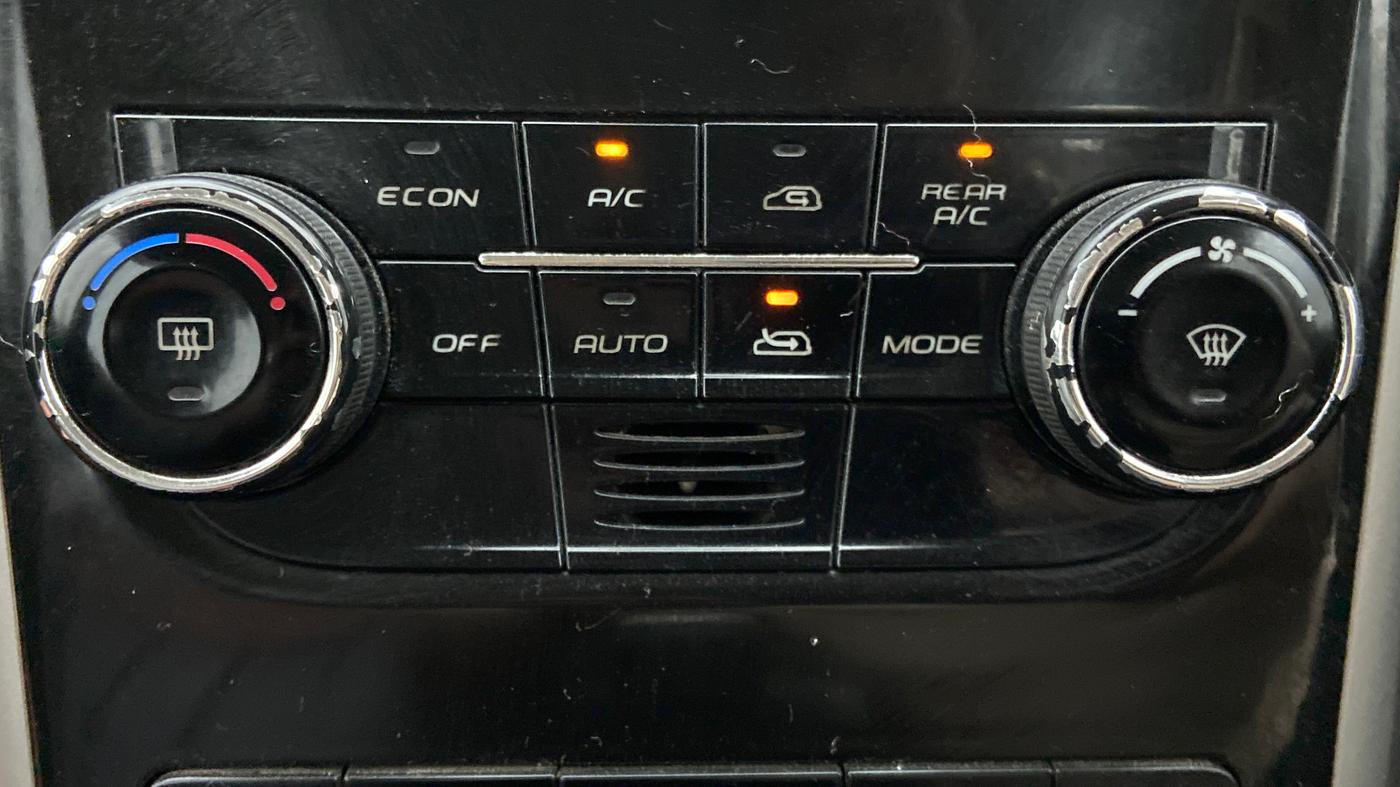 2018 Mahindra XUV500 W7, Diesel, Manual, 90,493 km, Automatic Climate Control