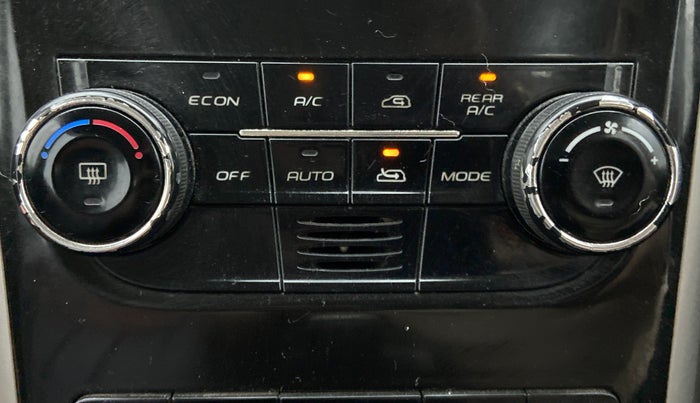 2018 Mahindra XUV500 W7, Diesel, Manual, 90,493 km, Automatic Climate Control
