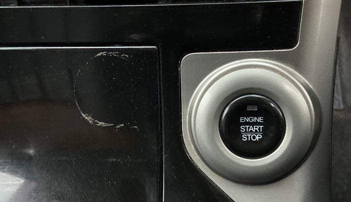 2018 Mahindra XUV500 W7, Diesel, Manual, 90,493 km, Keyless Start/ Stop Button