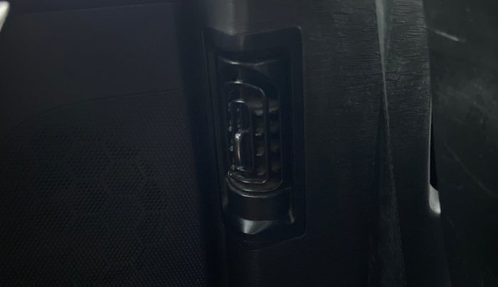 2018 Mahindra XUV500 W7, Diesel, Manual, 90,493 km, Rear AC Vents