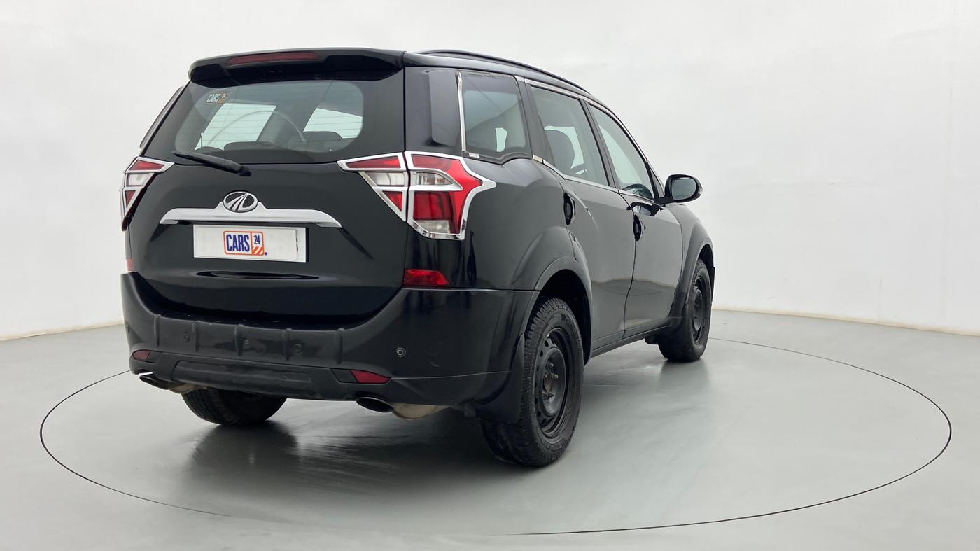 2018 Mahindra XUV500 W7, Diesel, Manual, 90,493 km, Right Back Diagonal