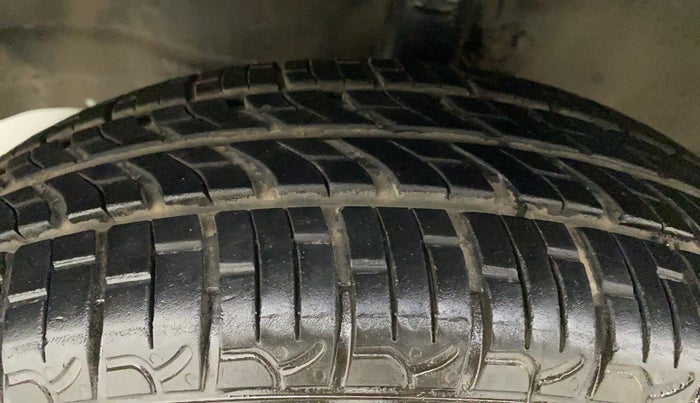 2010 Maruti Wagon R 1.0 VXI, Petrol, Manual, 84,625 km, Left Front Tyre Tread