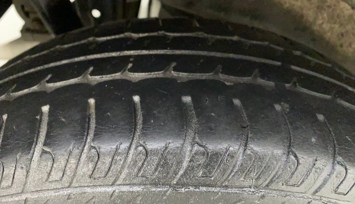 2010 Maruti Wagon R 1.0 VXI, Petrol, Manual, 84,625 km, Right Rear Tyre Tread