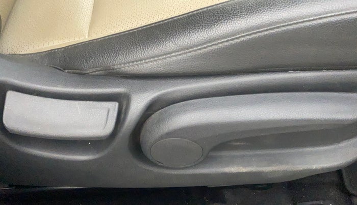 2017 Hyundai Verna 1.6 VTVT SX (O) AT, Petrol, Automatic, 34,773 km, Driver Side Adjustment Panel