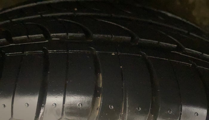 2017 Hyundai Verna 1.6 VTVT SX (O) AT, Petrol, Automatic, 34,773 km, Right Rear Tyre Tread