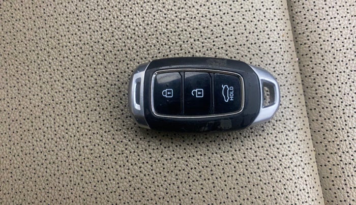 2017 Hyundai Verna 1.6 VTVT SX (O) AT, Petrol, Automatic, 34,773 km, Key Close Up