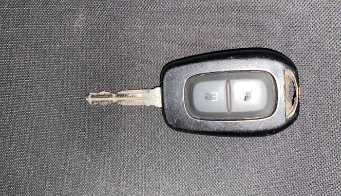 2023 Renault TRIBER RXL MT, Petrol, Manual, 82,736 km, Key Close Up