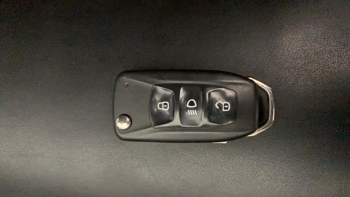 2019 Tata NEXON XM PETROL, Petrol, Manual, 55,684 km, Key Close Up