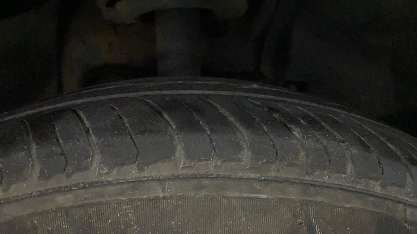 2019 Tata NEXON XM PETROL, Petrol, Manual, 55,684 km, Right Front Tyre Tread