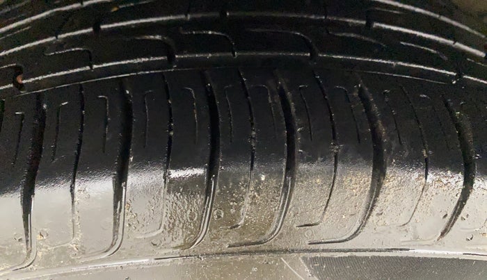 2020 Hyundai Elite i20 ASTA 1.2 (O), Petrol, Manual, 73,049 km, Left Front Tyre Tread
