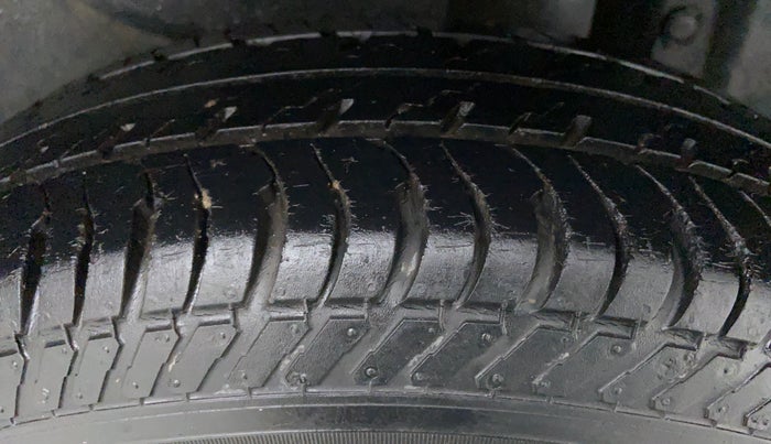 2015 Maruti Swift Dzire VXI 1.2 BS IV, Petrol, Manual, 23,976 km, Left Rear Tyre Tread