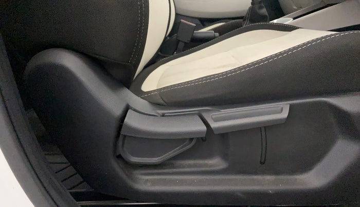 2023 Hyundai VENUE S(O) 1.2, Petrol, Manual, 8,416 km, Driver Side Adjustment Panel