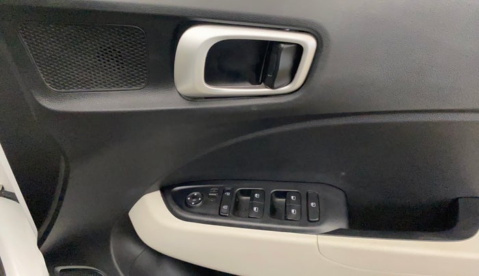 2023 Hyundai VENUE S(O) 1.2, Petrol, Manual, 8,416 km, Driver Side Door Panels Control