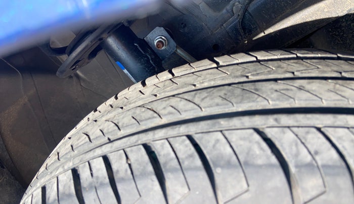 2024 Maruti Swift VXI, Petrol, Manual, 6,703 km, Right Front Tyre Tread