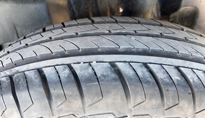 2024 Maruti Swift VXI, Petrol, Manual, 6,703 km, Left Rear Tyre Tread