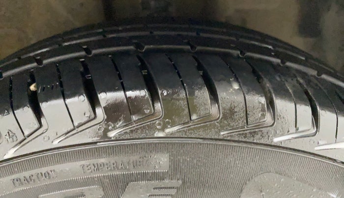 2019 Datsun Redi Go A, Petrol, Manual, 84,432 km, Right Front Tyre Tread