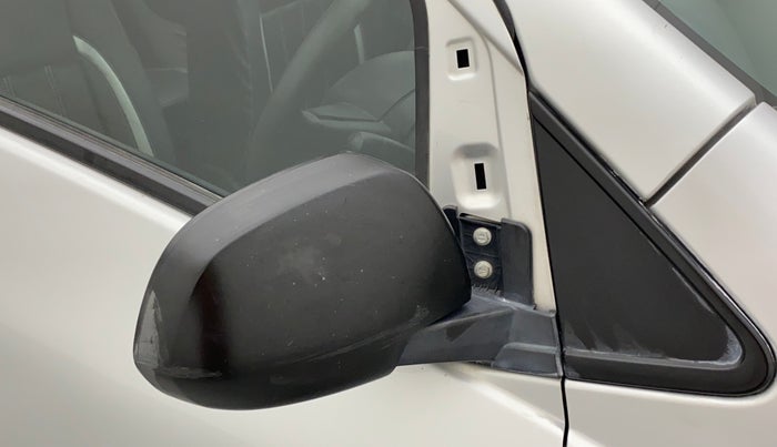 2019 Datsun Redi Go A, Petrol, Manual, 84,432 km, Right rear-view mirror - Cover has minor damage