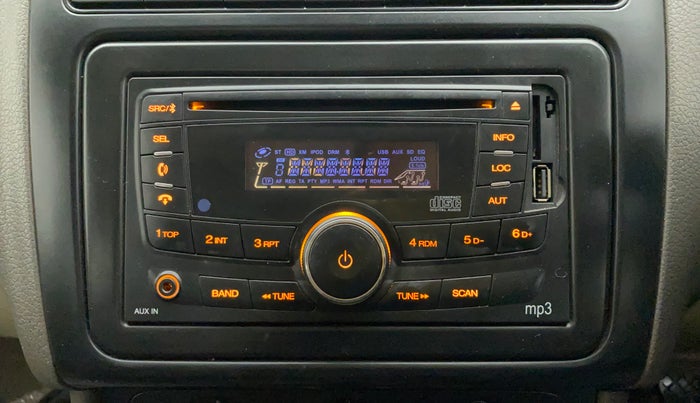 2011 Volkswagen Vento TRENDLINE 1.6, Petrol, Manual, 37,237 km, Infotainment System