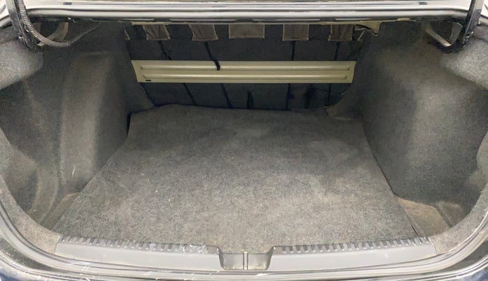 2011 Volkswagen Vento TRENDLINE 1.6, Petrol, Manual, 37,237 km, Boot Inside