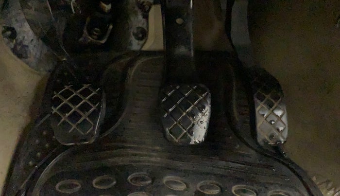 2011 Volkswagen Vento TRENDLINE 1.6, Petrol, Manual, 37,237 km, Pedals