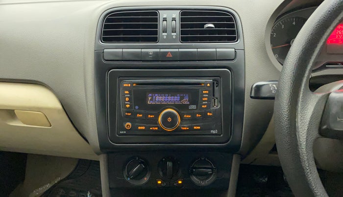 2011 Volkswagen Vento TRENDLINE 1.6, Petrol, Manual, 37,237 km, Air Conditioner