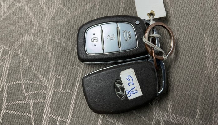 2014 Hyundai Grand i10 SPORTZ 1.2 KAPPA VTVT, Petrol, Manual, 86,481 km, Key Close Up