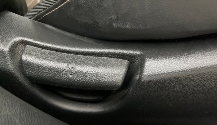 2014 Hyundai Grand i10 SPORTZ 1.2 KAPPA VTVT, Petrol, Manual, 86,481 km, Driver Side Adjustment Panel