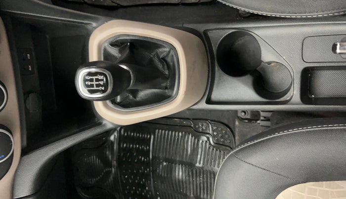 2014 Hyundai Grand i10 SPORTZ 1.2 KAPPA VTVT, Petrol, Manual, 86,481 km, Gear Lever