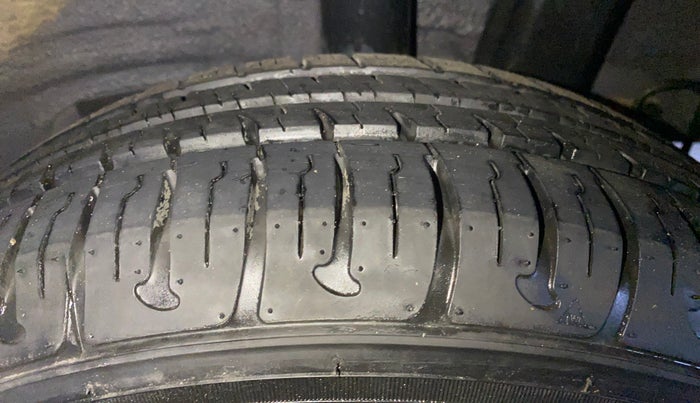 2017 Hyundai Grand i10 SPORTZ 1.2 KAPPA VTVT, Petrol, Manual, 41,915 km, Left Rear Tyre Tread