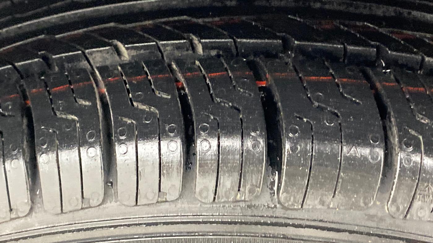 2013 Hyundai Santro Xing GLS, Petrol, Manual, 87,610 km, Left Front Tyre Tread
