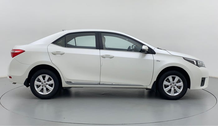 2017 Toyota Corolla Altis 1.8 G, Petrol, Manual, 21,248 km, Right Side View