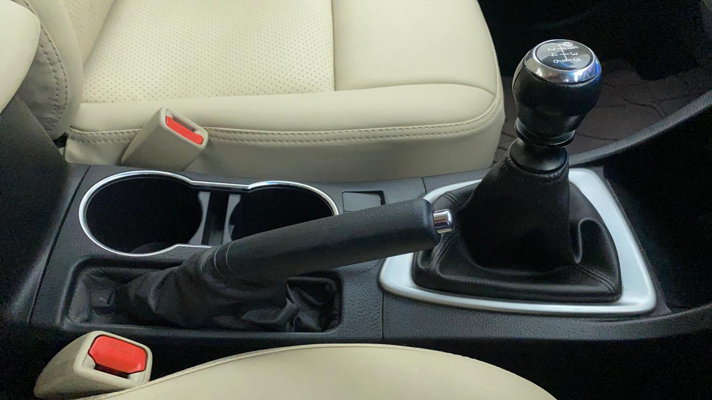 2017 Toyota Corolla Altis 1.8 G, Petrol, Manual, 21,248 km, Gear Lever