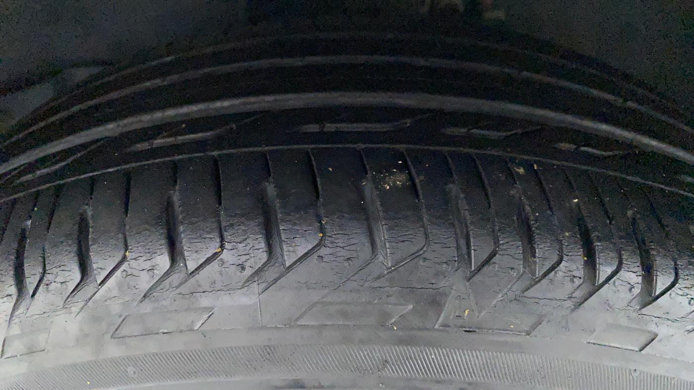 2017 Toyota Corolla Altis 1.8 G, Petrol, Manual, 21,248 km, Left Front Tyre Tread