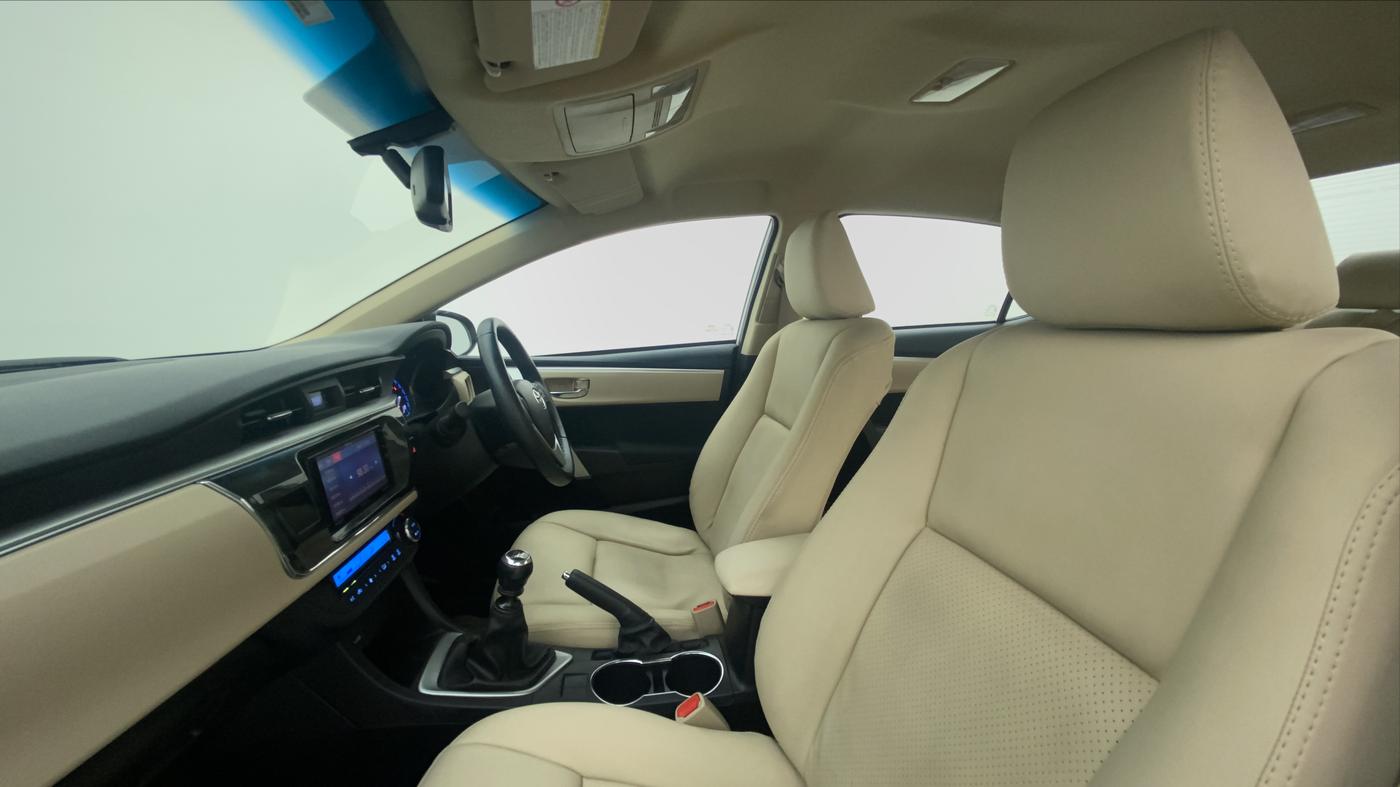 2017 Toyota Corolla Altis 1.8 G, Petrol, Manual, 21,248 km, Right Side Front Door Cabin